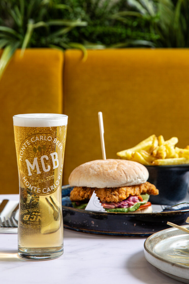 CO8A8677